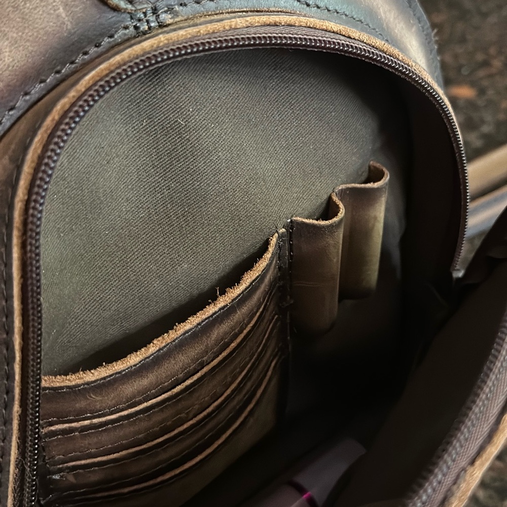 Real leather backpack - Picture 6 of 9
